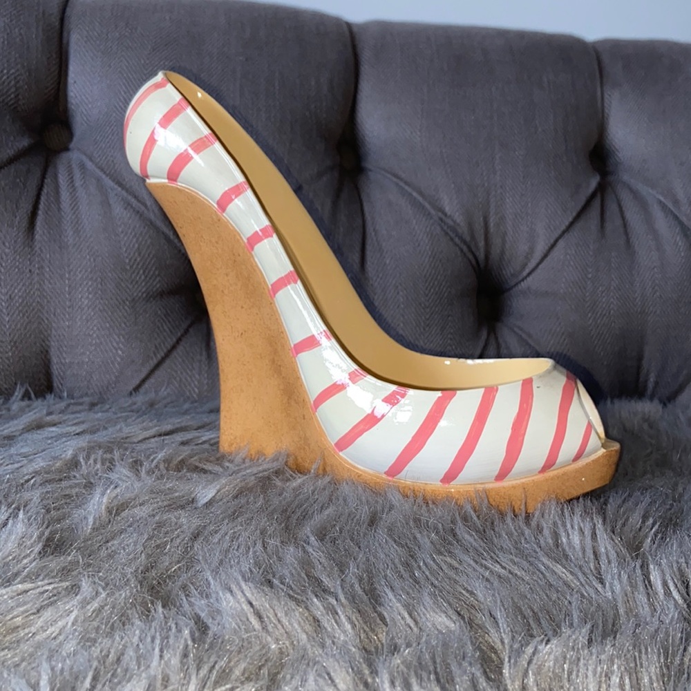 Stripped Stiletto Tabletop Wine Bottle Holder